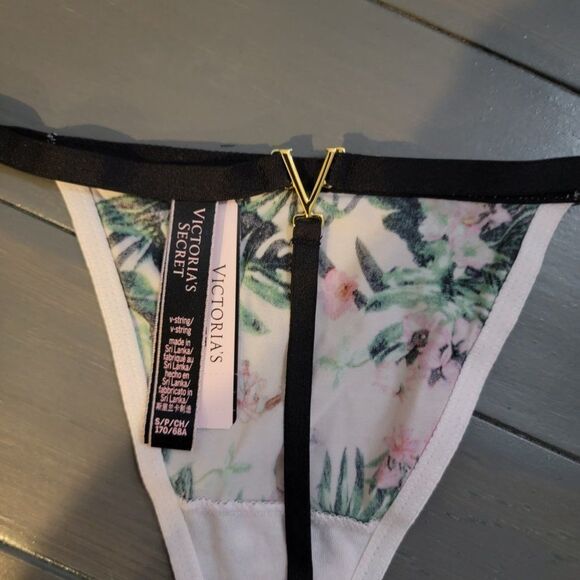 Victoria's Secret Women Smooth Paradise Orchid V-Hardware V-String Panty Size S - Picture 11 of 13